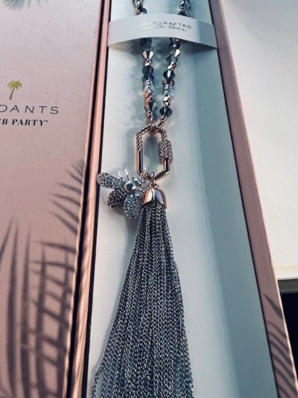 BEAUTIFUL QUEEN BEE PENDANT